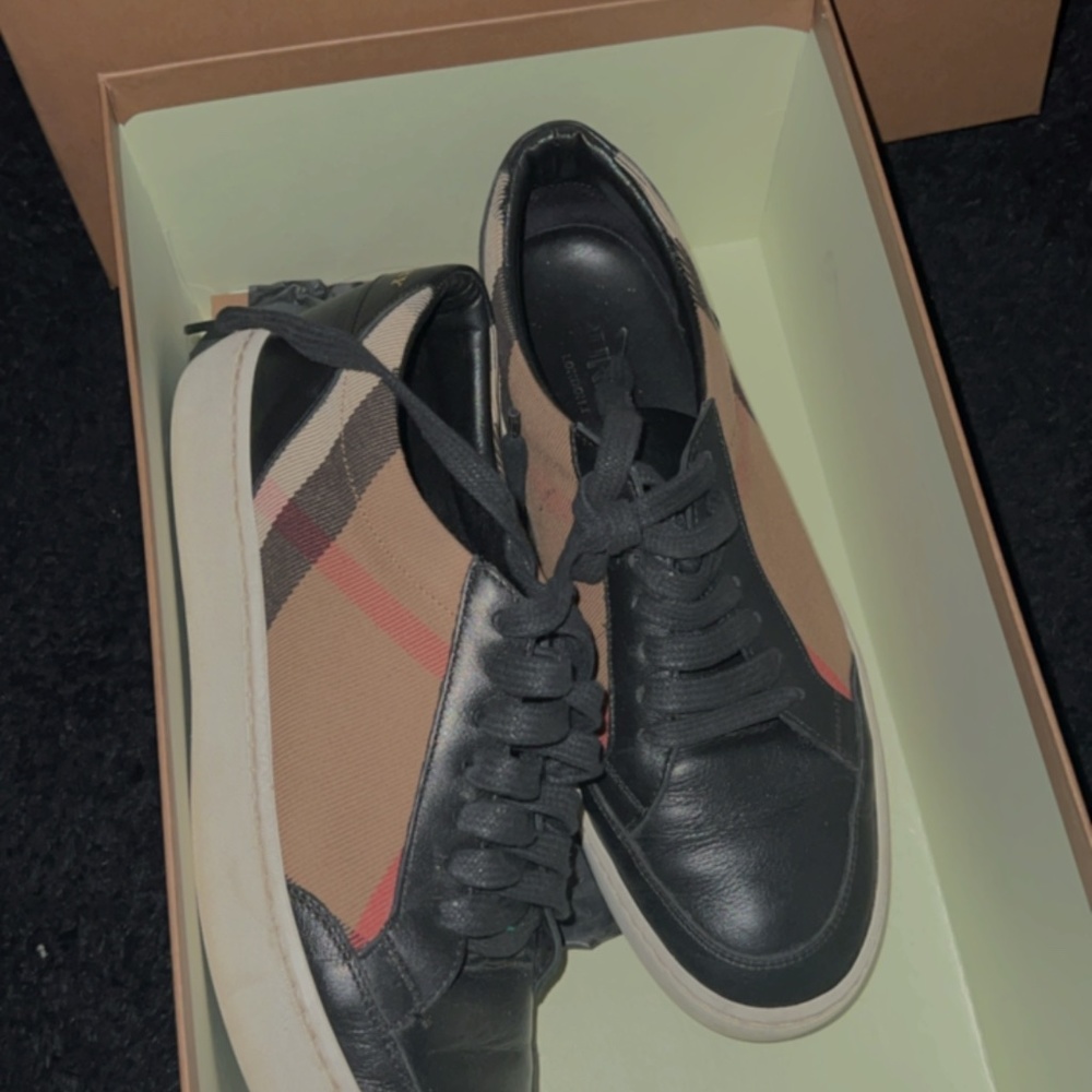 Burberry sneakers